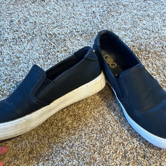 shoes - Picture 2 of 2